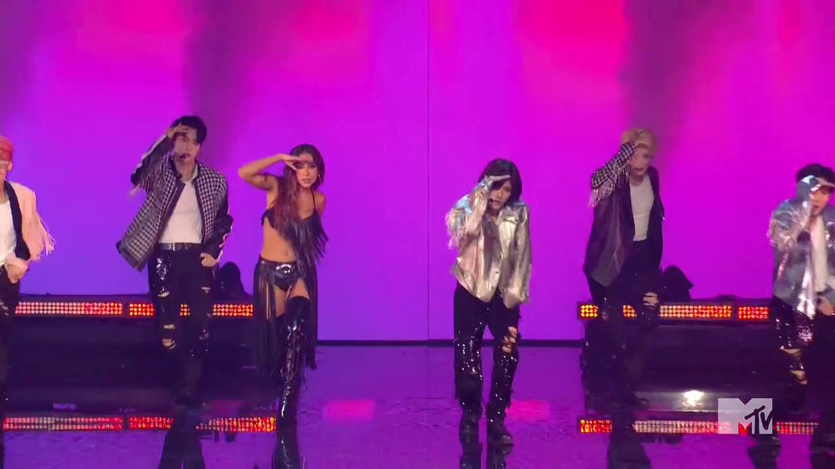 AnittaMedia's tweet photo. ANITTA E TXT

#VMAs https://t.co/ky9kJgUs3u