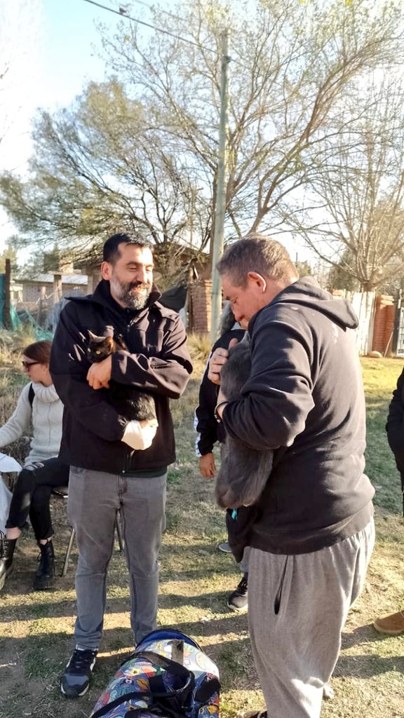 SoniaQuiroga_'s tweet photo. 🐶Jornada de bienestar animal🐱
Hoy se realizo vacunación y desparasitación en 📍Las Compuertas.

Los animalitos son importantes para @ParisiOmar, @lucasilardo y @scalcopaloma que tienen como propuesta la apertura de hospitales veterinarios públicos de calidad❗️
El 24 #Elegí 🗳 https://t.co/vZ0a12eOAe