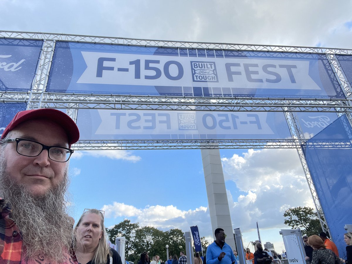Matturoffact's tweet photo. Tuesday night concert with @dariusrucker ? Don’t mind if I do, I might be a little tired tomorrow @jimfarley98 and my coworkers @Ford about to take the wraps off the 2024 Ford F-150!!! #F150fest #WeAreFord #FordInsiders @HartPlaza https://t.co/UgxeFyWZ6e