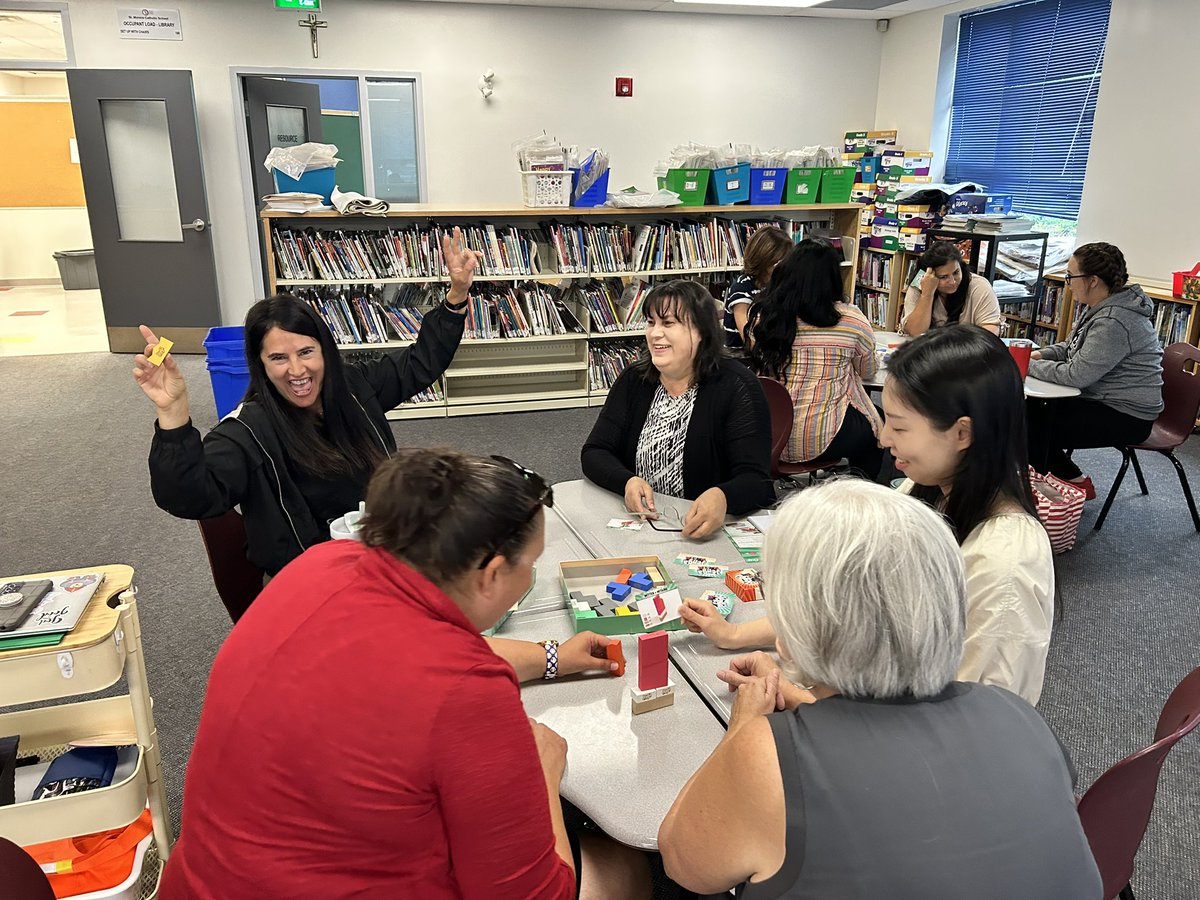 StMonicaOCSB's tweet image. Working on our school wide global competency of collaboration at today’s staff meeting through some friendly games of Maker @JENGA! #PurposefulPlay #MONmoments #ocsbDeepLearning