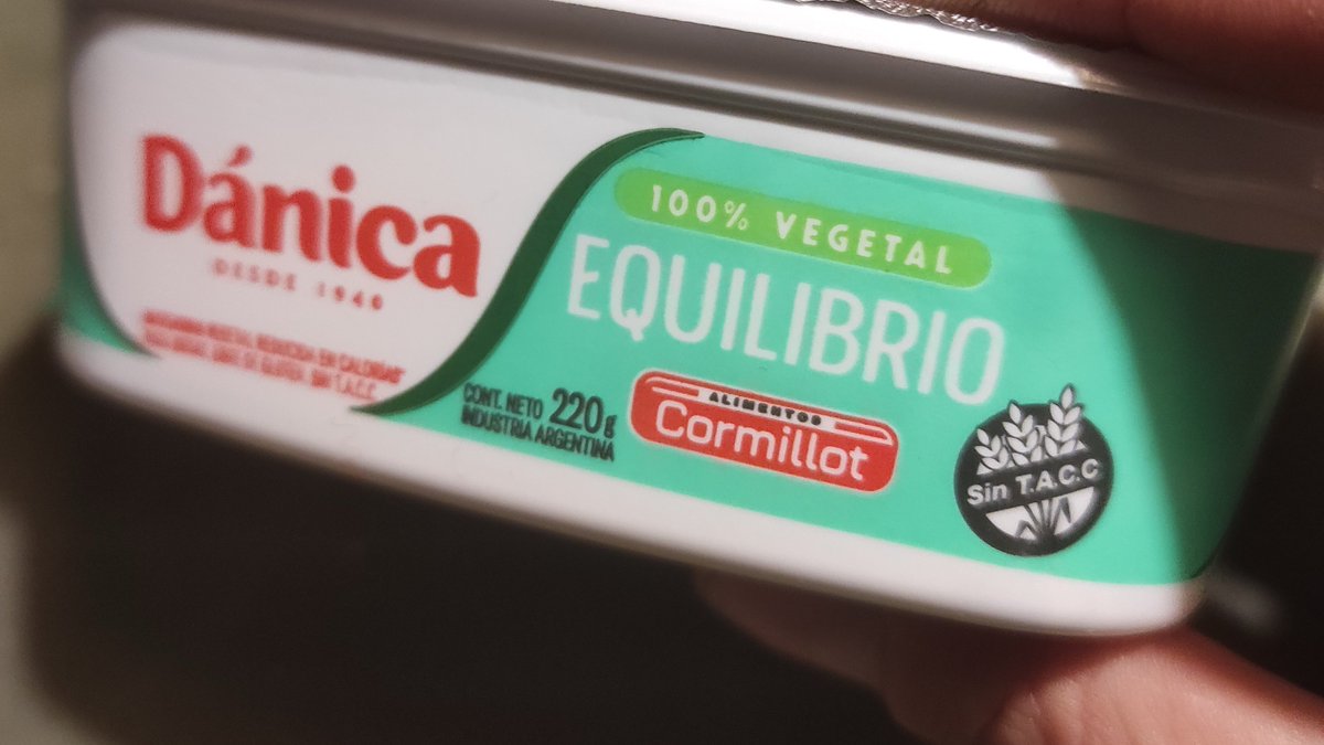 Le mando un caluroso abrazo a los forros de Danica que le ponen 100% vegetal a un producto que tiene grasa de vaca Que cómo lo se? Sigan leyendo que les cuento Súmate a ver a quienes les vendés el nombre @DrCormi