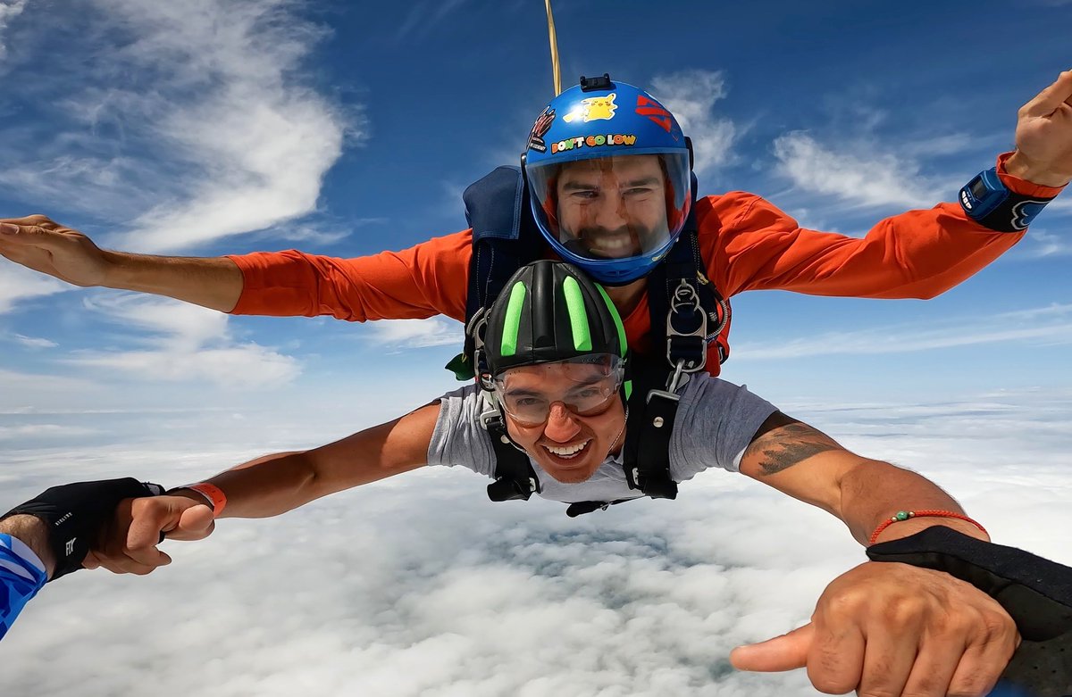 SkydiveToronto's tweet photo. The best way to get a taste of freedom! https://t.co/hZ0t3FLbQE