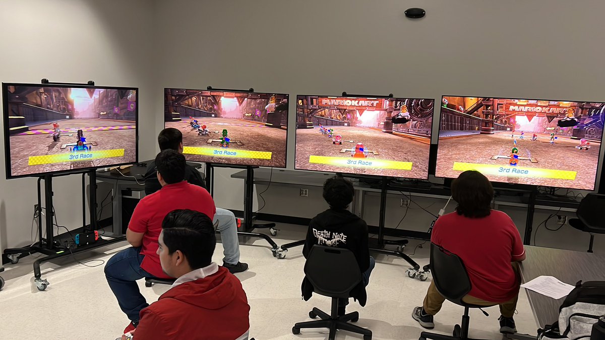 ranger_eSport's tweet photo. Opening day for district esports play!!! Let’s get it!! Mario Kart competition VS @VVECHSYISD !! #saddleup  🏎️💫 https://t.co/LEb05Rb8lm