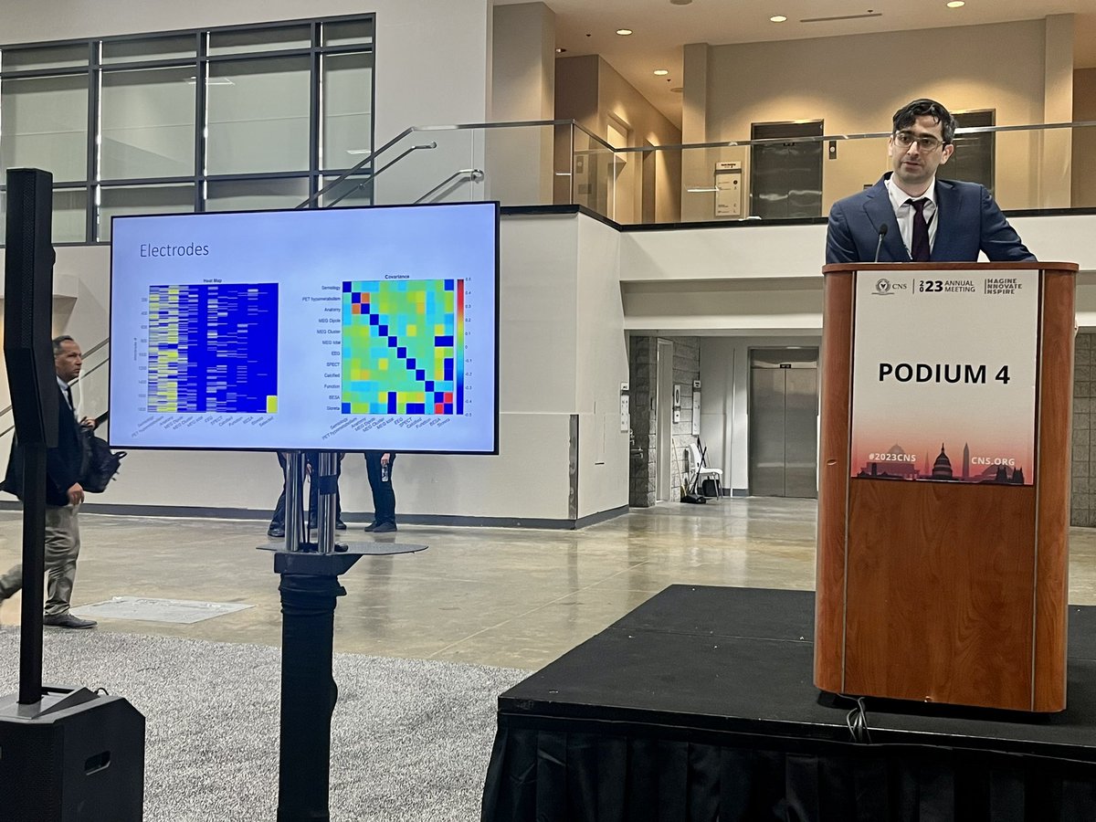 Great #CNS2023 podium poster presentations by my superstar co-res @ShyleMehta on rescue stenting to #treatthestroke and my @nyugrossman genius classmate @Vigi_Katlowitz @BCMNeurosurgery on optimizing electrode placement! 🤩 #neurosurgery @CNSResidents @CNS_Update @cvsection