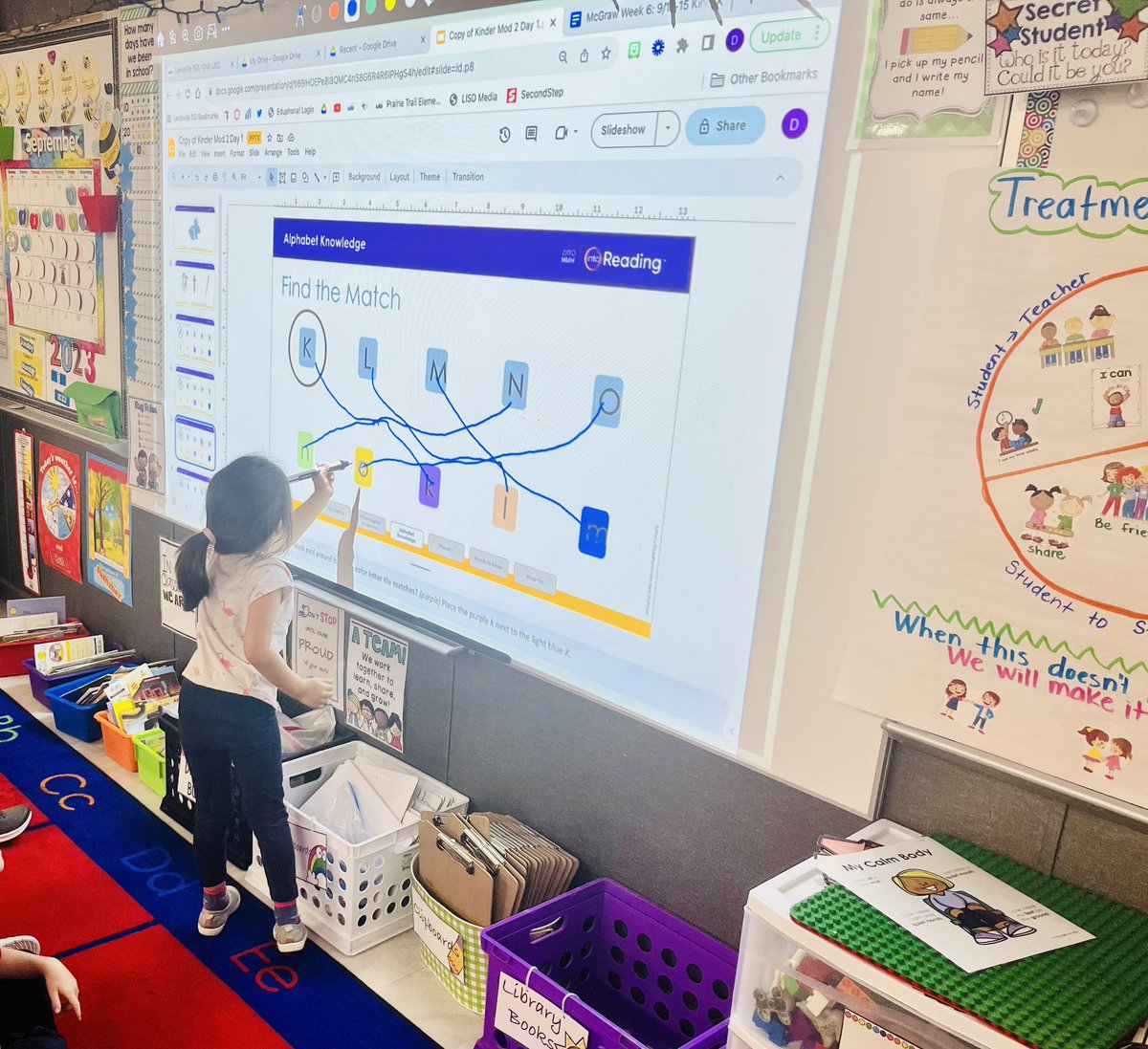 Dana McGraw (@teachermcgraw) on Twitter photo Using technology to match upper and lowercase letters… then our class said the sound!# kindergarten <a href="/PrairieTrailES/">Prairie Trail Elementary</a> <a href="/KellyMartinITF/">Kelly Martin</a> Using technology to match upper and lowercase letters… then our class said the sound!# kindergarten <a href="/PrairieTrailES/">Prairie Trail Elementary</a> <a href="/KellyMartinITF/">Kelly Martin</a>