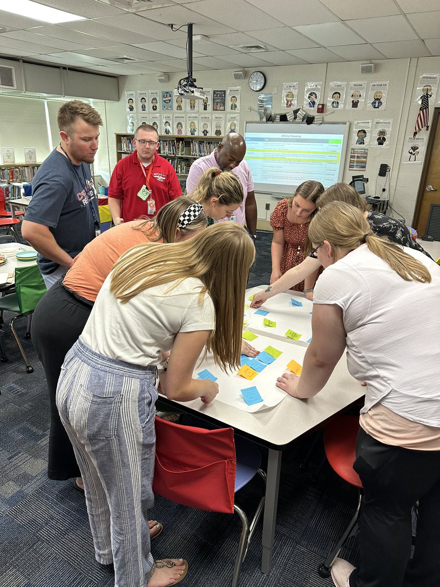 DeniseShafer23's tweet image. Our first New Teacher Committee meeting was collaborative and incredibly productive today! @AACPSRightStart #bettertogether #affinitymapping #BelongGrowSucceed #AACPSAwesome #buildcommunity #charcuteriealwayshelps