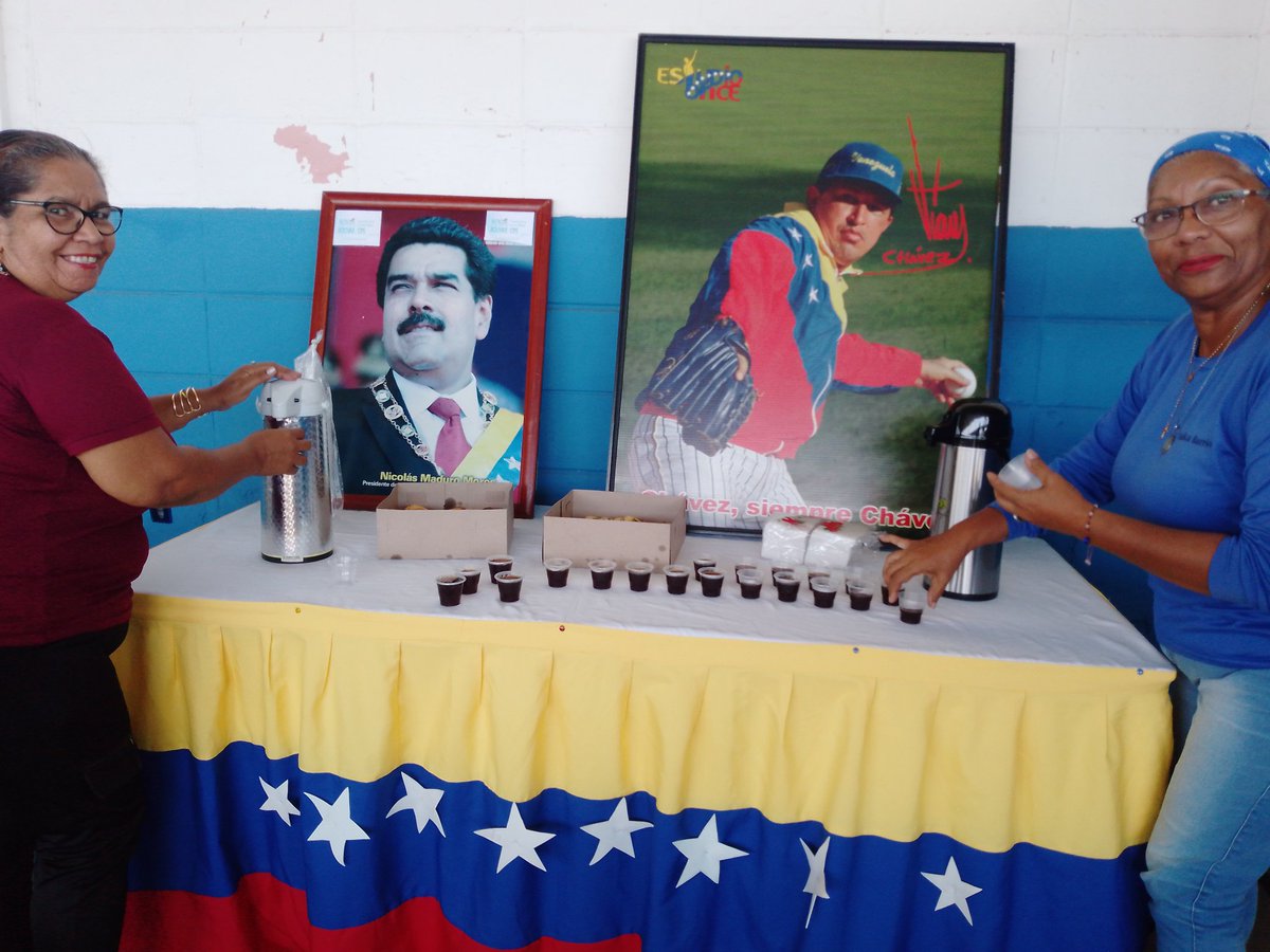 #MundoPluripolar 
Cafecito Laboral Militante en la Dirección de Servicios Públicos del Municipio Simón Bolívar Estado Anzoátegui.
<a href="/luismarcanos/">Luis Marcano</a> 
<a href="/sugeyherreram/">Sugey Herrera</a> 
<a href="/VicePSUVObrera/">Vicepresidencia Clase Obrera PSUV</a> 
<a href="/psuvanz_ve/">🔴 PSUV ANZOÁTEGUI 🔴</a> 
<a href="/FilibertoPSUV/">Filiberto Martinez</a> 
Juntos con <a href="/NicolasMaduro/">Nicolás Maduro</a> 
Venceremos!!!!!