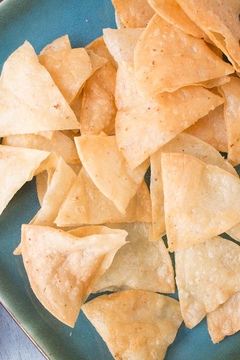 GenEricMatt12's tweet photo. What toppings other than shredded cheese are putting on the chip plate? https://t.co/0jleKzqpti