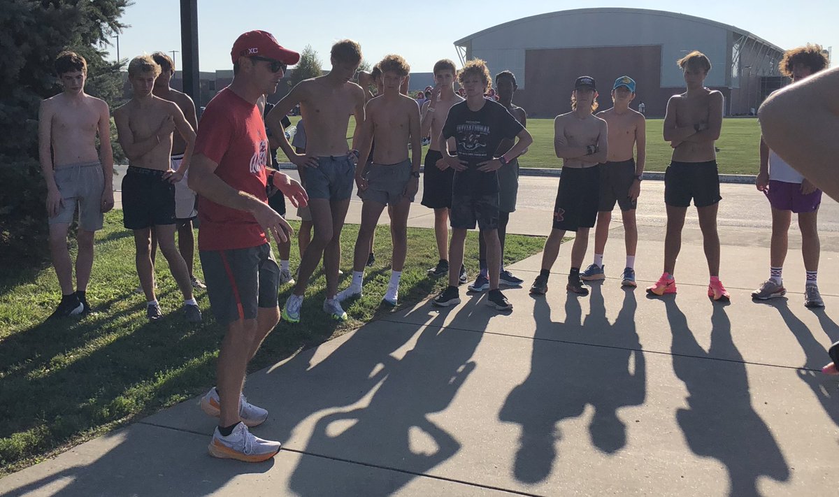 DerekParris's tweet photo. Spent some time with Glenwood cross country this afternoon for a story coming on @Channel1450com about the Titans and their goals this season https://t.co/yVcY9OlxLO