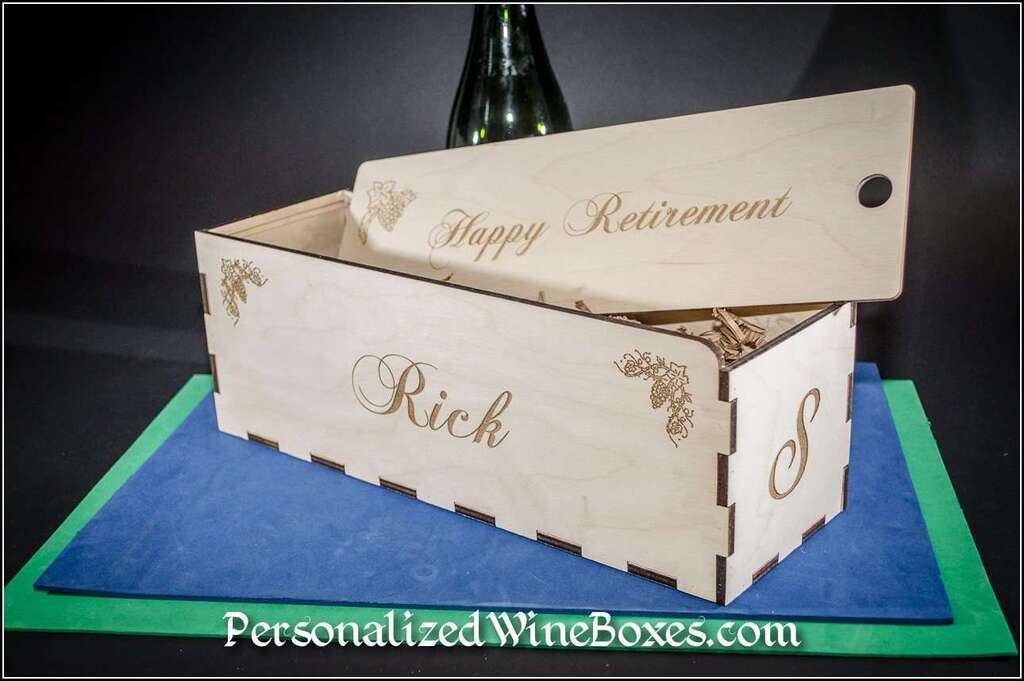 WineGiftBoxes's tweet photo. Here's a pic of a thoughtful #retirement #wine #gift --> made by #wineboxguy at https://t.co/YxZXmVzxbe https://t.co/Crv9GtYNqe