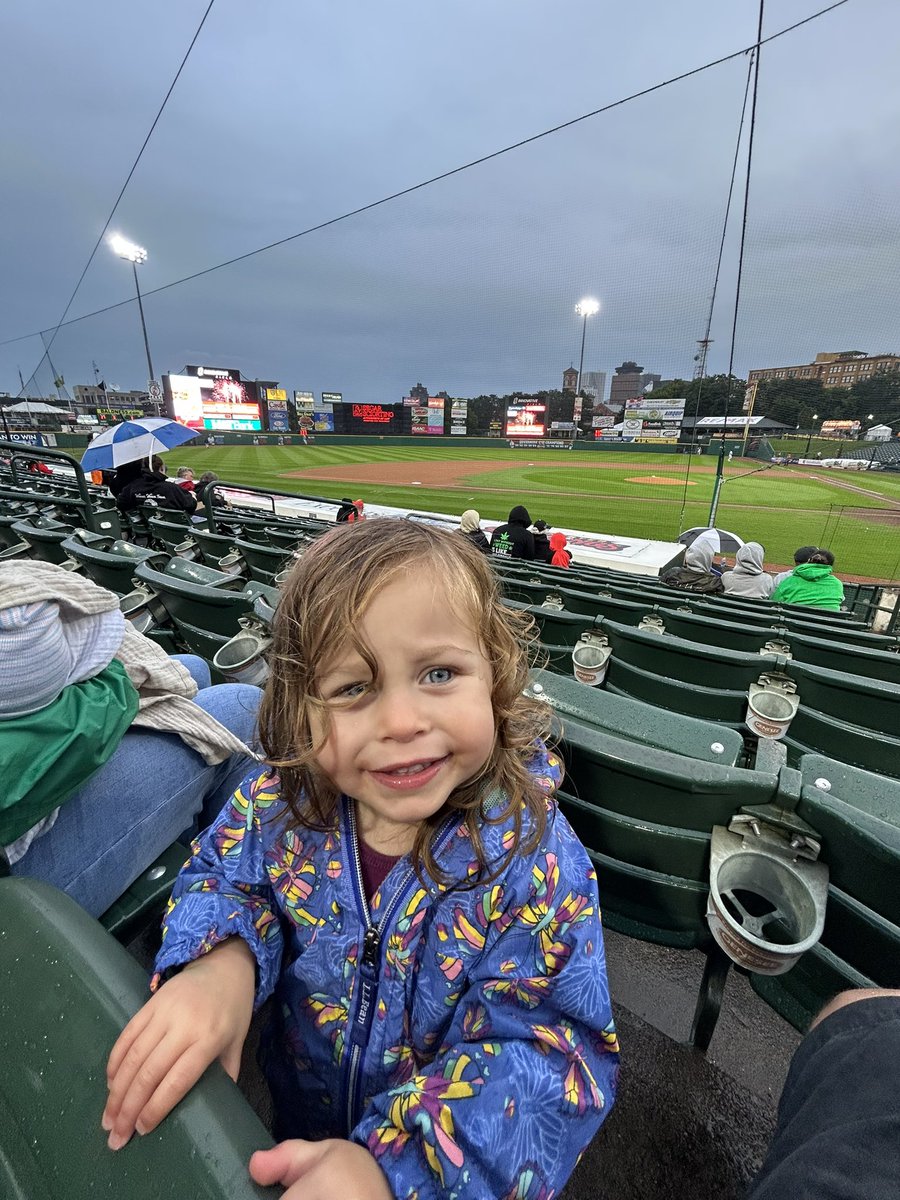 KJAuf's tweet photo. @RocRedWings #rocthesummer https://t.co/bh5uGZmgoA
