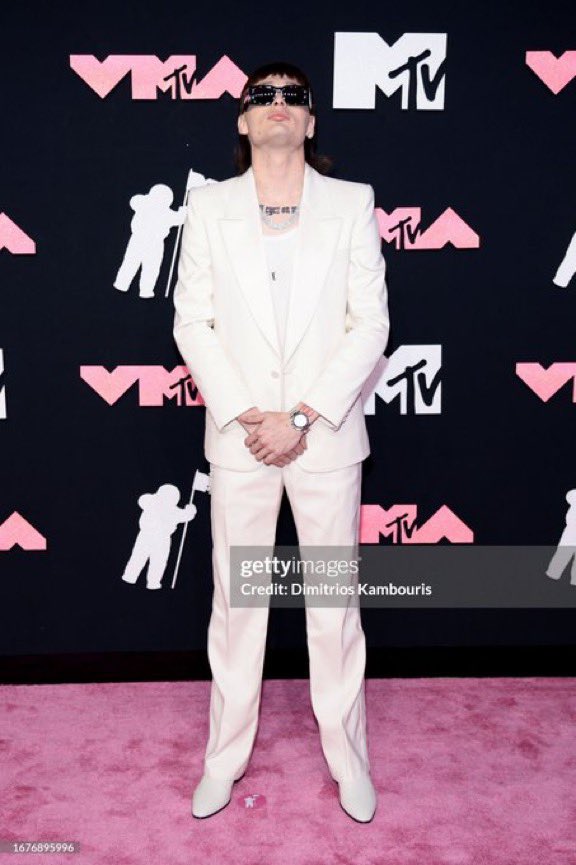 DoblePCharts's tweet photo. Peso Pluma makes his debut at the MTV #VMAs https://t.co/n9ZtUYqdLq