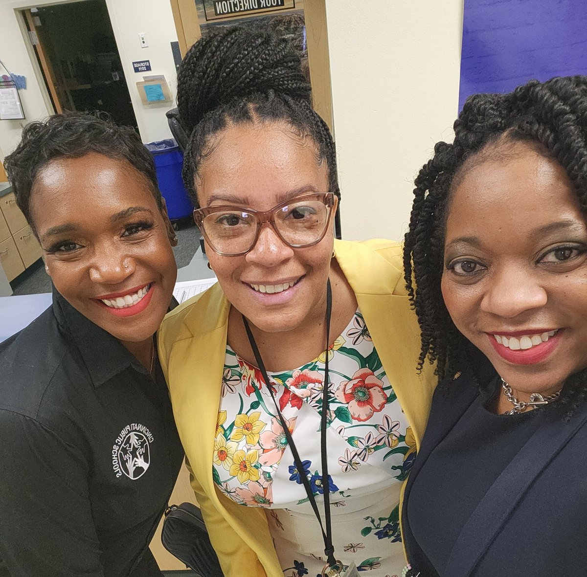 principallearns's tweet photo. Great visits today w/ BM @wineberg400. Awesome instruction.High engagement. Rockdale & South Avondale were on fire! Looking forward to next month & our new @IamCPS #BoardroomtoClassroom #SuperintendentLedWalkthroughs
#PathwaystoProgress #NavigatingExcellence
#WeAreCPS https://t.co/7a7HK5z5Ma