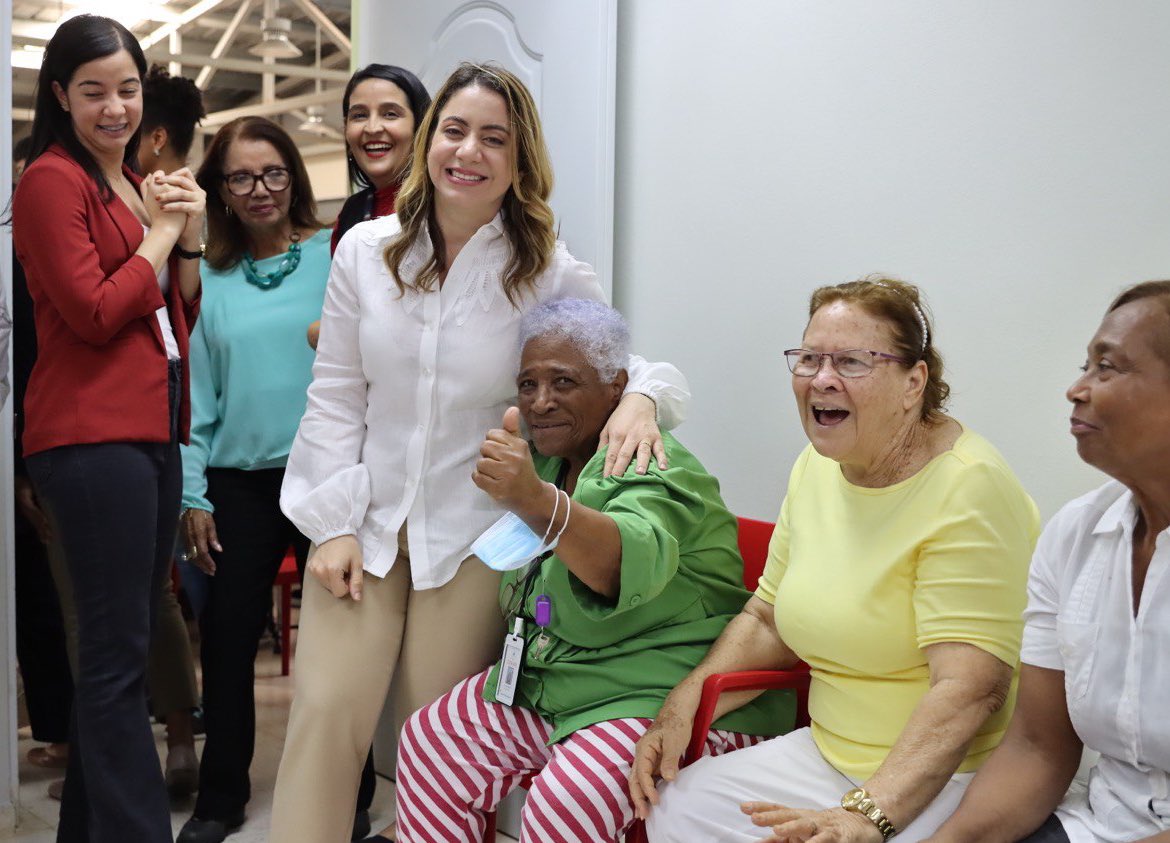 SuperateRDO's tweet photo. De #Supérate asistieron Kaly Peña, directora de Cooperación Internacional, Naomi Arboleda, especialista técnica del Proyecto 5445/OC-DR, y Anabel Rivas (@Anyz28), directora de Cuidados. https://t.co/wjZIChsRfL