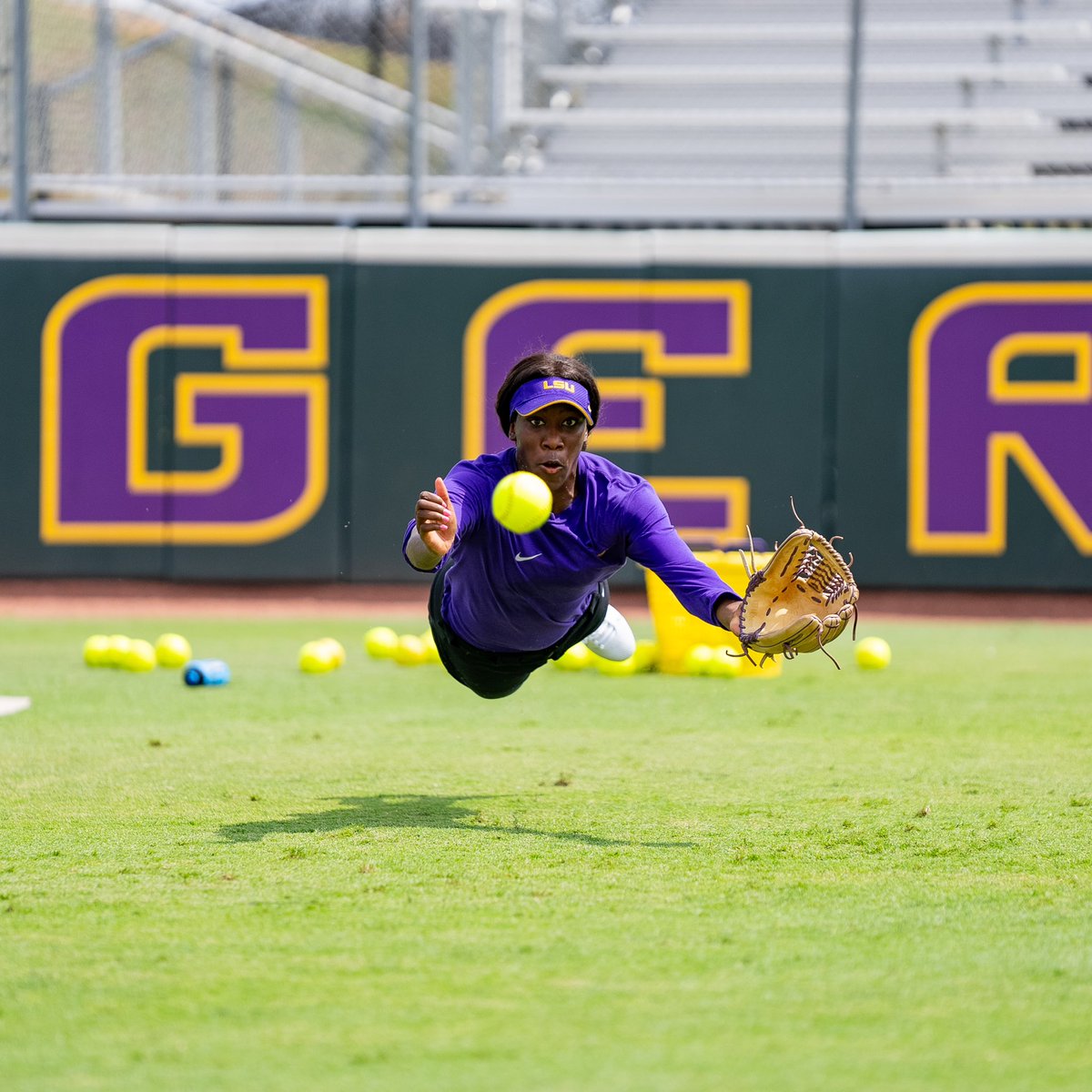 NCAASoftball's tweet photo. Diving into fall ball 🫡

#NCAASoftball x 📸 @LSUsoftball 
https://t.co/vvHaluHreS