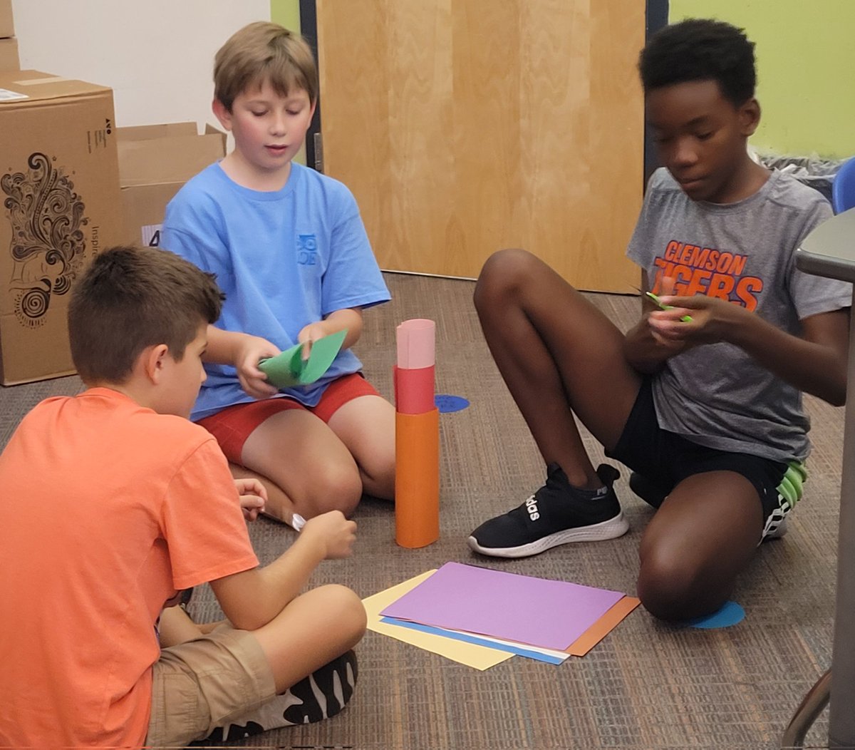 Brannenwiseowls's tweet photo. Learning about engineering constraints and criteria. Students had to make the tallest structure that held a book with 10 pieces of paper and 30cm of tape in only 10 minutes! #angeloakes #hmhscience https://t.co/4m9O3rnzah