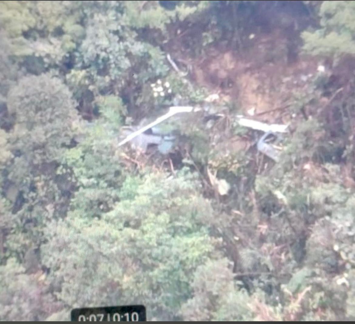 #Loúltimo 
@SENANPanama anuncia que esta tarde fueron localizados sin vida dos de los tripulantes del helicóptero AN-141, el capitán Javier Hinestroza y el mayor Félix Barrera.

Se está en la búsqueda del cabo primero Héctor Atencio.