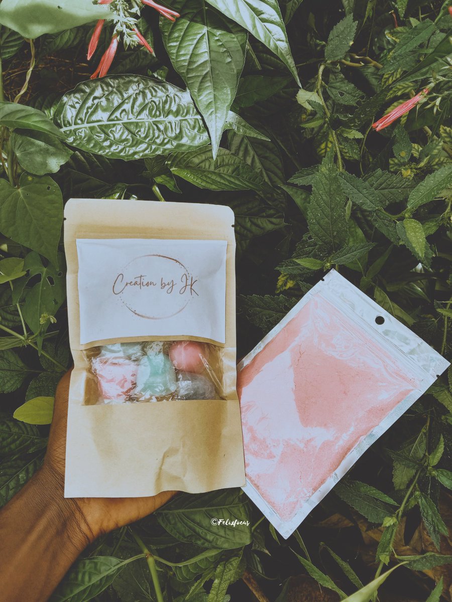 “A good fragrance is really a powerful cocktail of memories and emotion.” — Jeffrey Stepakoff.

#NaturePhotography 
#ShotOnVivo
#vivoWay