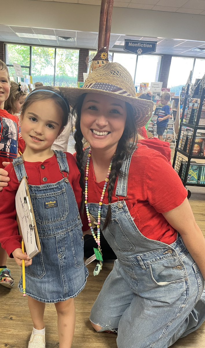 Found my twin at the farm bookfair! We’re off to a great start! 📚