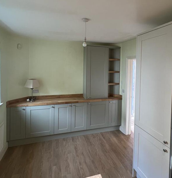 NJSInstallation's tweet image. Two tone Kitchen &amp;amp; Utility in Sage and Porcelain with both Monte Bianco Quartz and solid oak block worktops. Flooring Amito Fawn Oak  😍 @Town &amp;amp; Country Marble @Copthorne Flooring @Howdens  #newkitchen #kitcheninstallation #kitchen #quartz #kitchendesign #utility #newutility