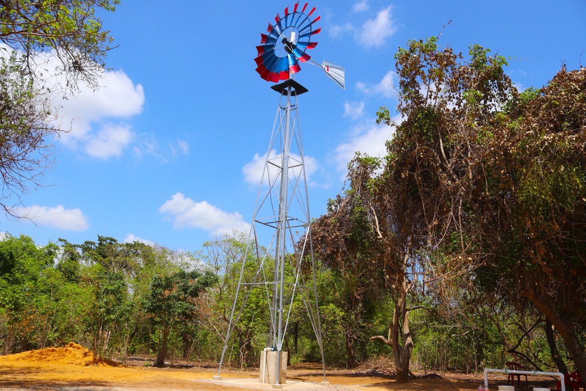 ¡Rehabilitación de pozo de agua beneficiará a más de MIL personas de comunidades #Wayuu!
"Estamos muy felices con esta ayuda que Save the Children ha traído a la comunidad y este molino que tanto necesitábamos" Líder comunitaria Lorena*. #Guajira