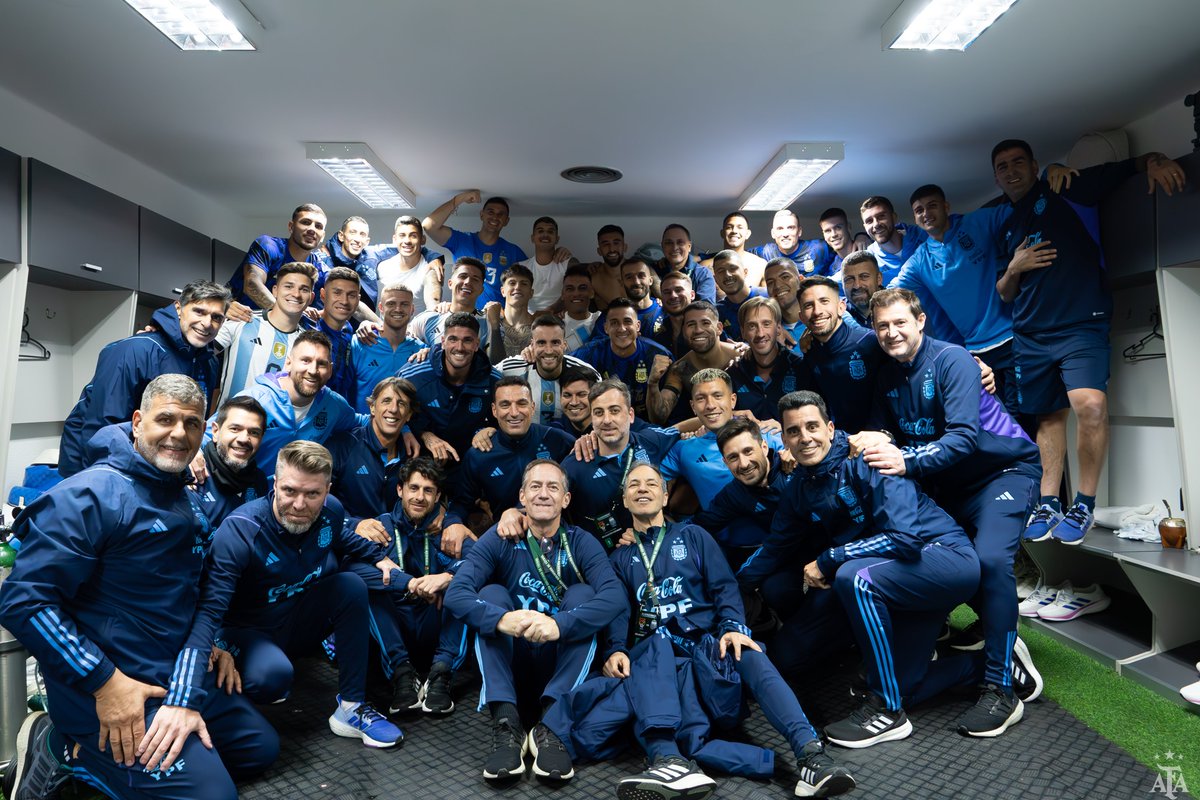 🏆 #Eliminatorias

6⃣ de 6⃣ para la #Scaloneta 🚍 ¡Seguimos firmes en nuestro viaje!
