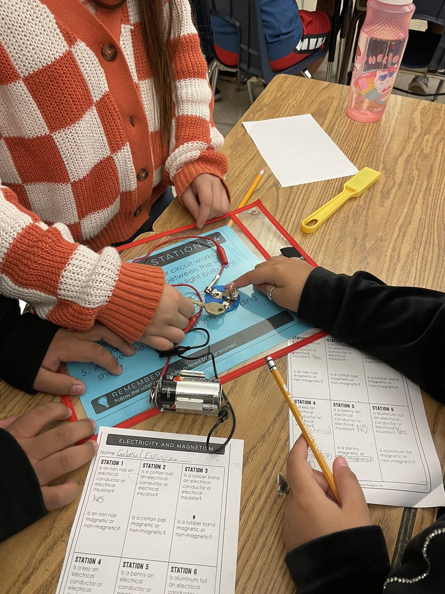 Such a fun activity for students to explore conductivity and magnetism! 💡🔌 ⚡️🧲 #ScienceFun #ConductivityAndMagnetism @SAISD_Science