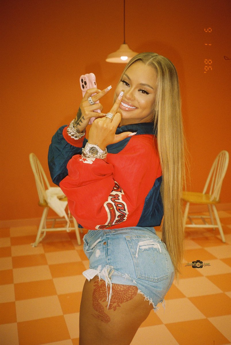 MelBeenJuiced's tweet photo. Big Latto 🎰
Photographed by me 📸
She reposted my pictures today on ig  so I thought I might as well post em on here too ! #Grateful https://t.co/soTN37FjLJ