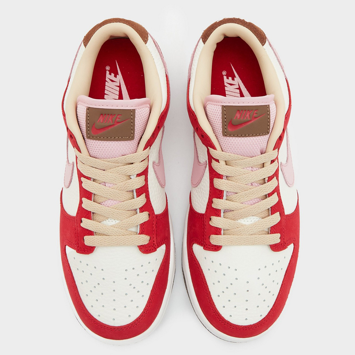 JustFreshKicks's tweet photo. Official photos of a new upcoming Nike Dunk Low "Bacon" 😋🥓 https://t.co/ETRJYVwrQC https://t.co/OIHAjy3PCE