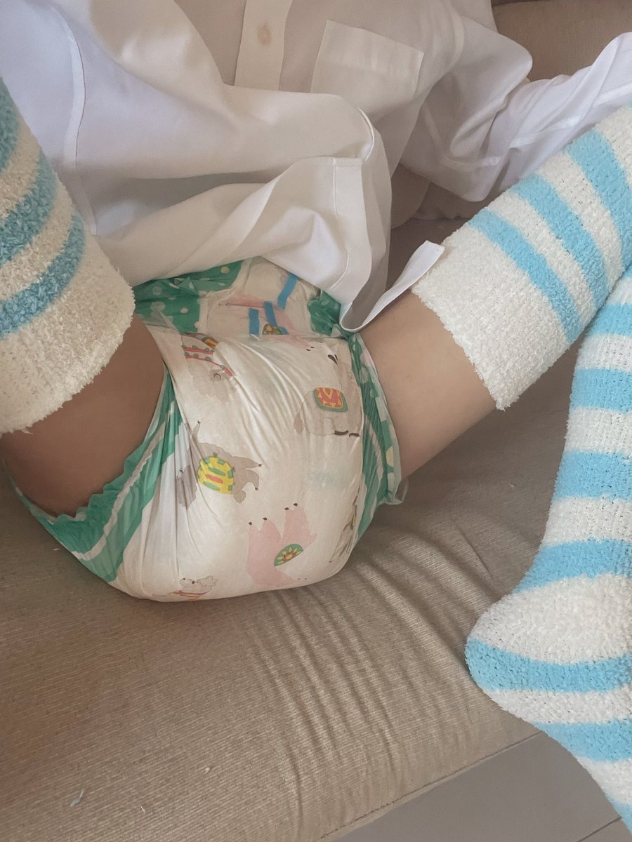 kittypaws_21's tweet photo. 放学啦～

#abdl #abdldiaper #abdlboy #reaz
 #adultbaby #adultdiaper #ageplay https://t.co/Sz3JqepUun