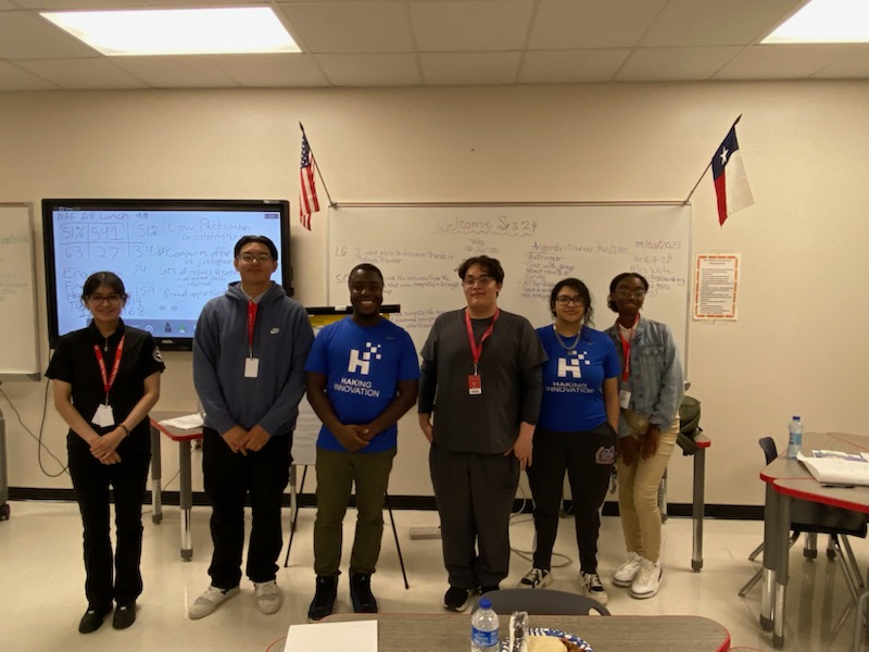 Skyline_BioMed's tweet photo. Thank you @Skyline_NAF advisory board chairman, Harry Kennedy for catering our advisory board meet and greet! It was great connecting with present and former @Skyline_Raiders students. 
@HakingI #AOHS #AOE #AOHT #AOF #AOIT https://t.co/8ZX8DUX8e3