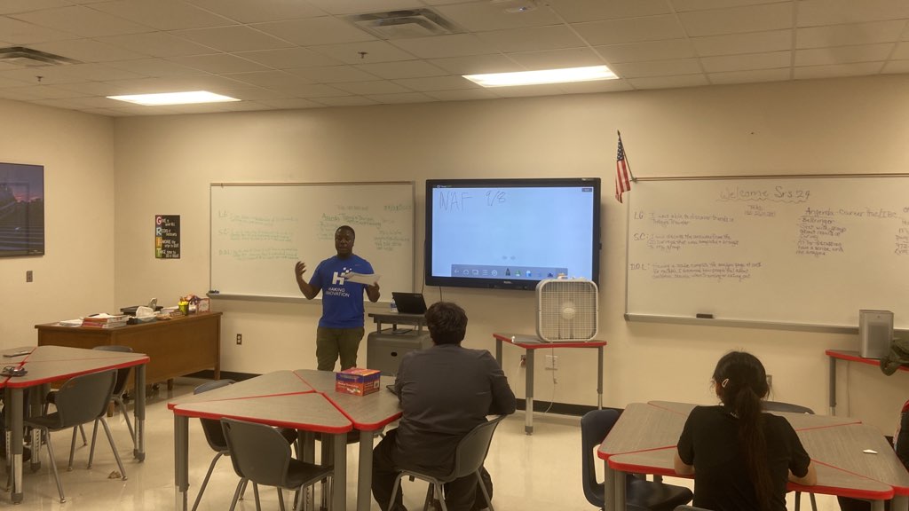 Skyline_BioMed's tweet photo. Thank you @Skyline_NAF advisory board chairman, Harry Kennedy for catering our advisory board meet and greet! It was great connecting with present and former @Skyline_Raiders students. 
@HakingI #AOHS #AOE #AOHT #AOF #AOIT https://t.co/8ZX8DUX8e3
