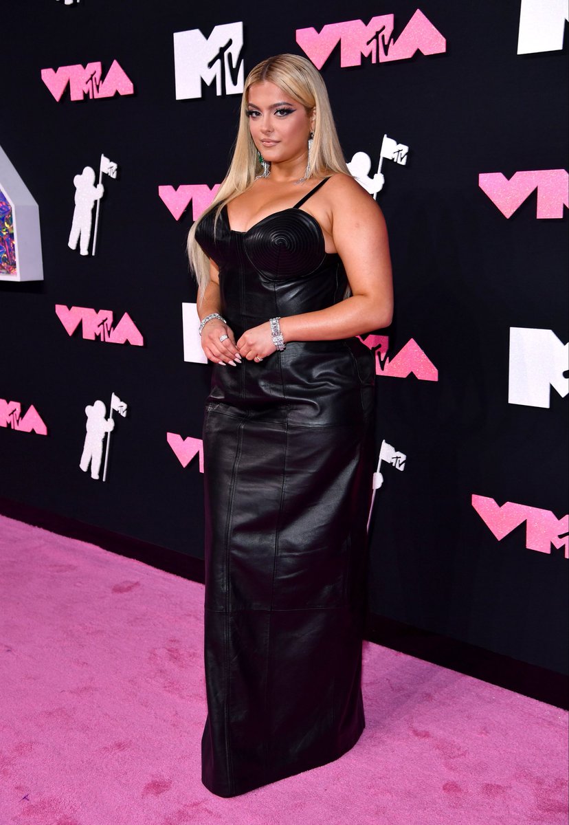 PopDataNews's tweet photo. .@BebeRexha looks beautiful at this year’s 2023 #VMAs red carpet. https://t.co/dzEK438wRL
