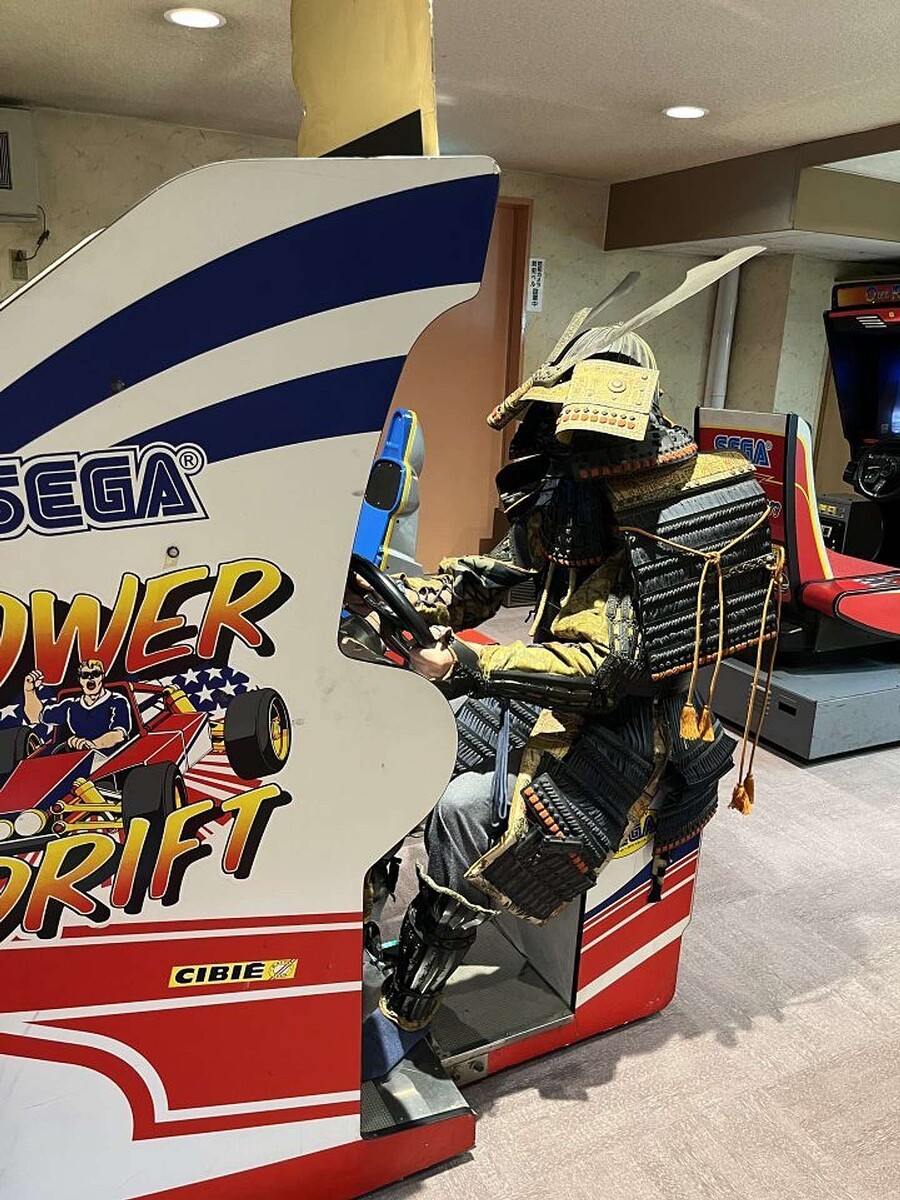livedoornews's tweet photo. 【斬新】甲冑を着てダンスダンスレボリューションができる! 北海道のホテルで衝撃のサービス爆誕
https://t.co/woDHnC6BHr
「甲冑が装着できる宿泊オプション」は1人2000円。甲冑初心者でも、同館スタッフが装着を手伝ってくれる。装着にかかる時間は30分程度。 https://t.co/SidNMoQz80