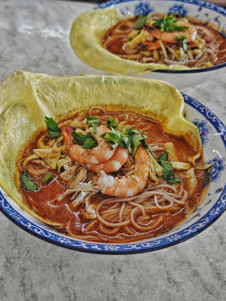 ruffleseed's tweet photo. Best Malay Sarawak Laksa. Near SK Petra Jaya. Not the Mom's/King's abomination. https://t.co/QAUyFO5XL6