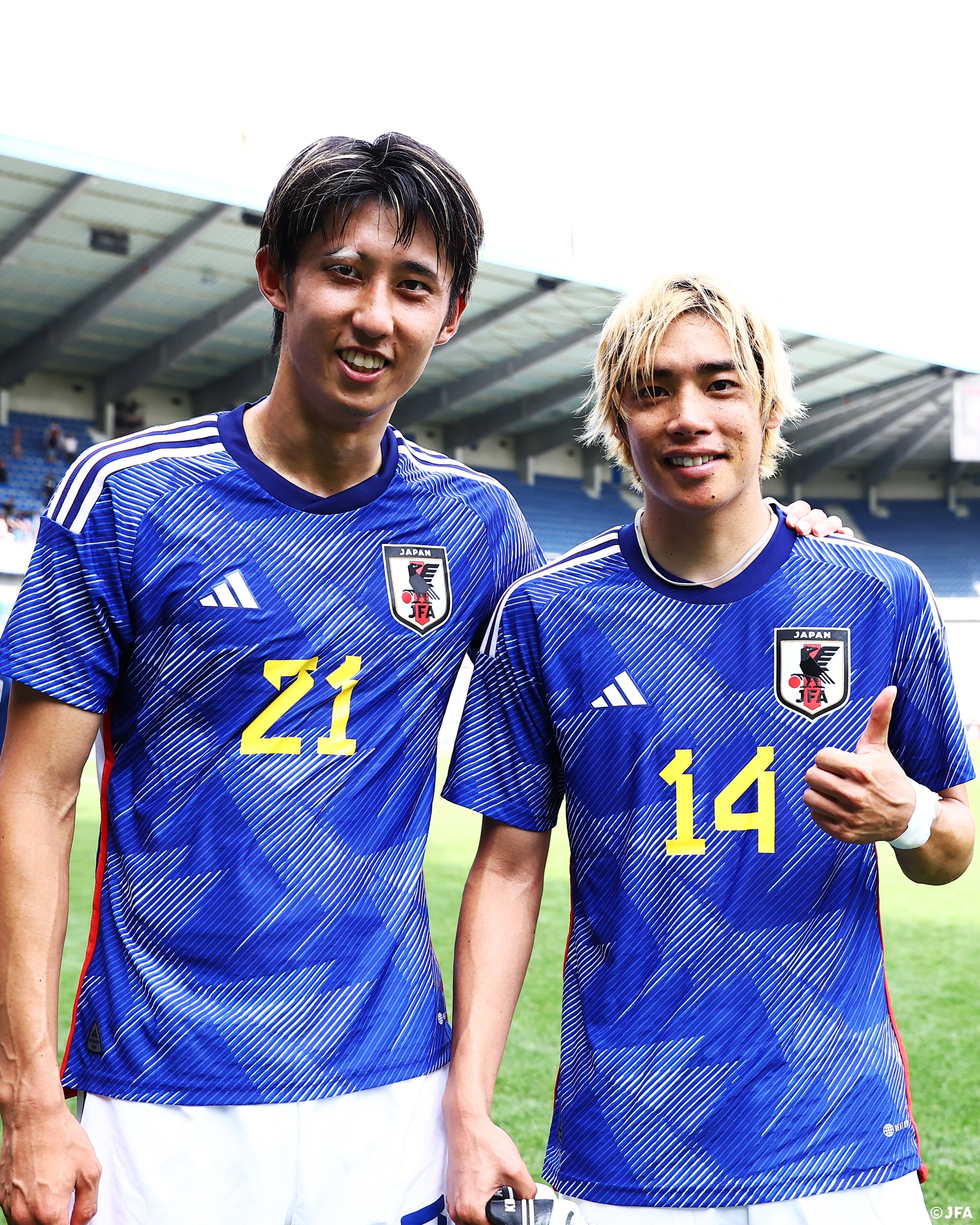 EPOCH 2020 サッカー日本代表 浦和レッズ 直筆サインカード 橋岡大樹 ツインウエハースサッカー日本代表 14 橋岡大樹 サイン入り