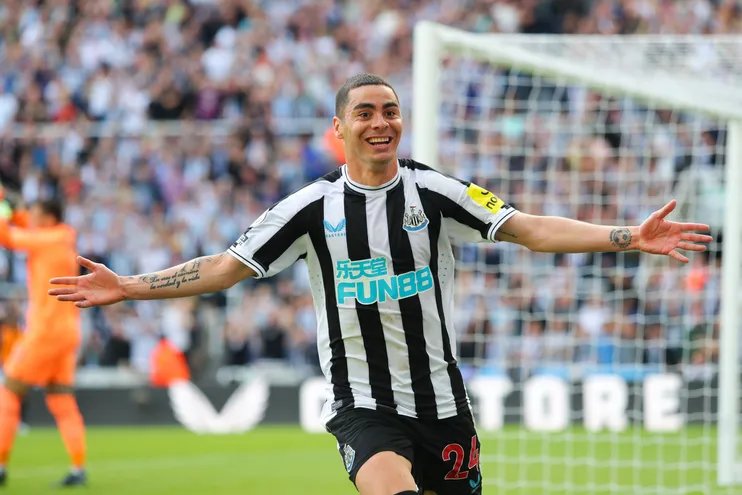 arthurBC2908's tweet photo. Almirón en el Newcastle//Almirón en la selección https://t.co/9WVDGFb9ci