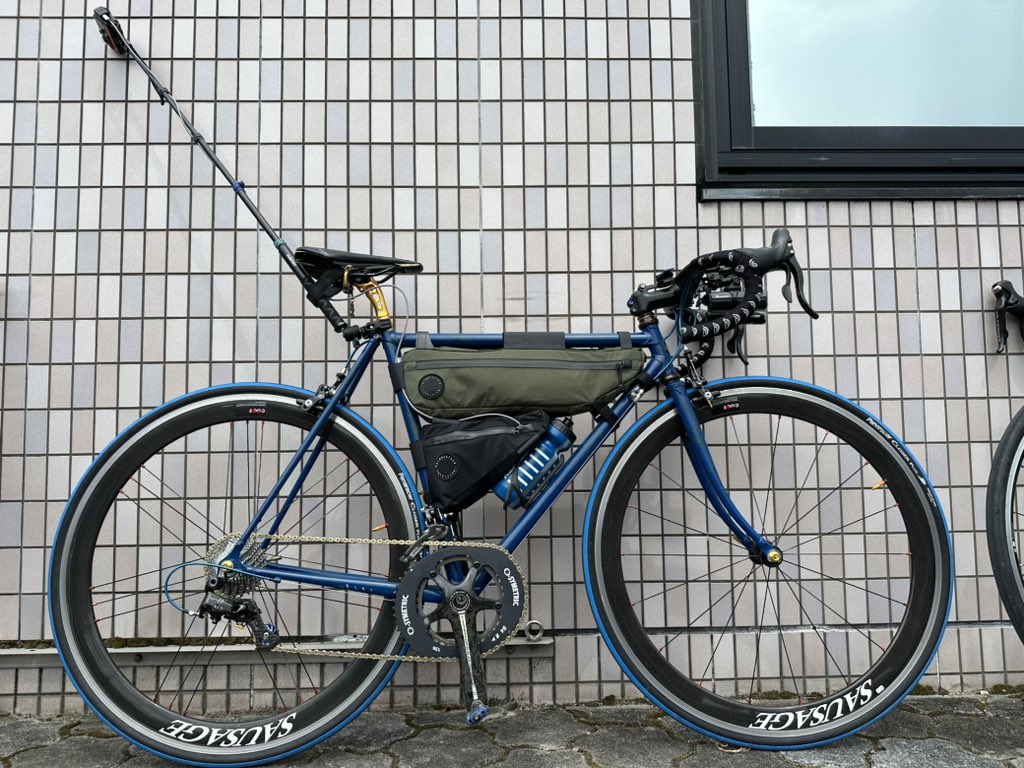 __wH__'s tweet photo. 2023 BIWAICHI 機材情報
【パナモリ(クロモリ】
Naked weight : 8.54kg
Gross weight : 9.33kg(Tool Bottle not included) https://t.co/N0IsekzNRf