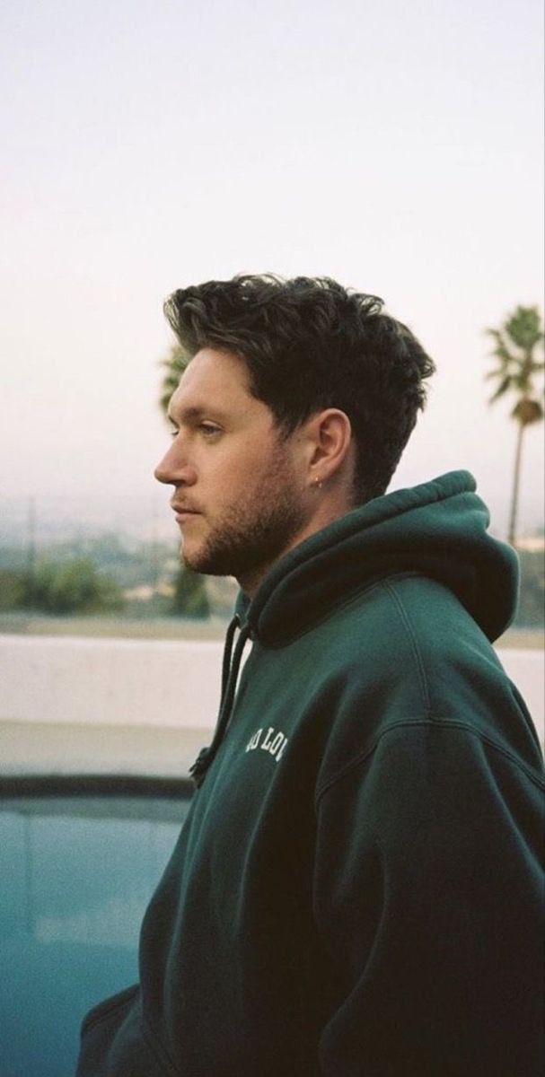 niallontours's tweet photo. Happy 30th birthday to the one and only, Niall Horan 🎉🥳🍾 https://t.co/qb4uxzHlJ3