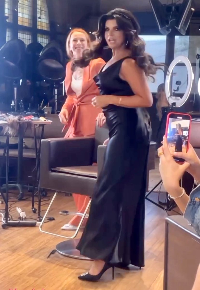NikkiStanzione's tweet photo. Got lux style with a fab #GlamSquad Monday&loved every minute. Details on incredible products from #zenbeauty and amazing award winning hair&makeup stylists. #tvhost #jerseygirl #glamgal #whatsyourzen ? https://t.co/Pee2hYRSyA