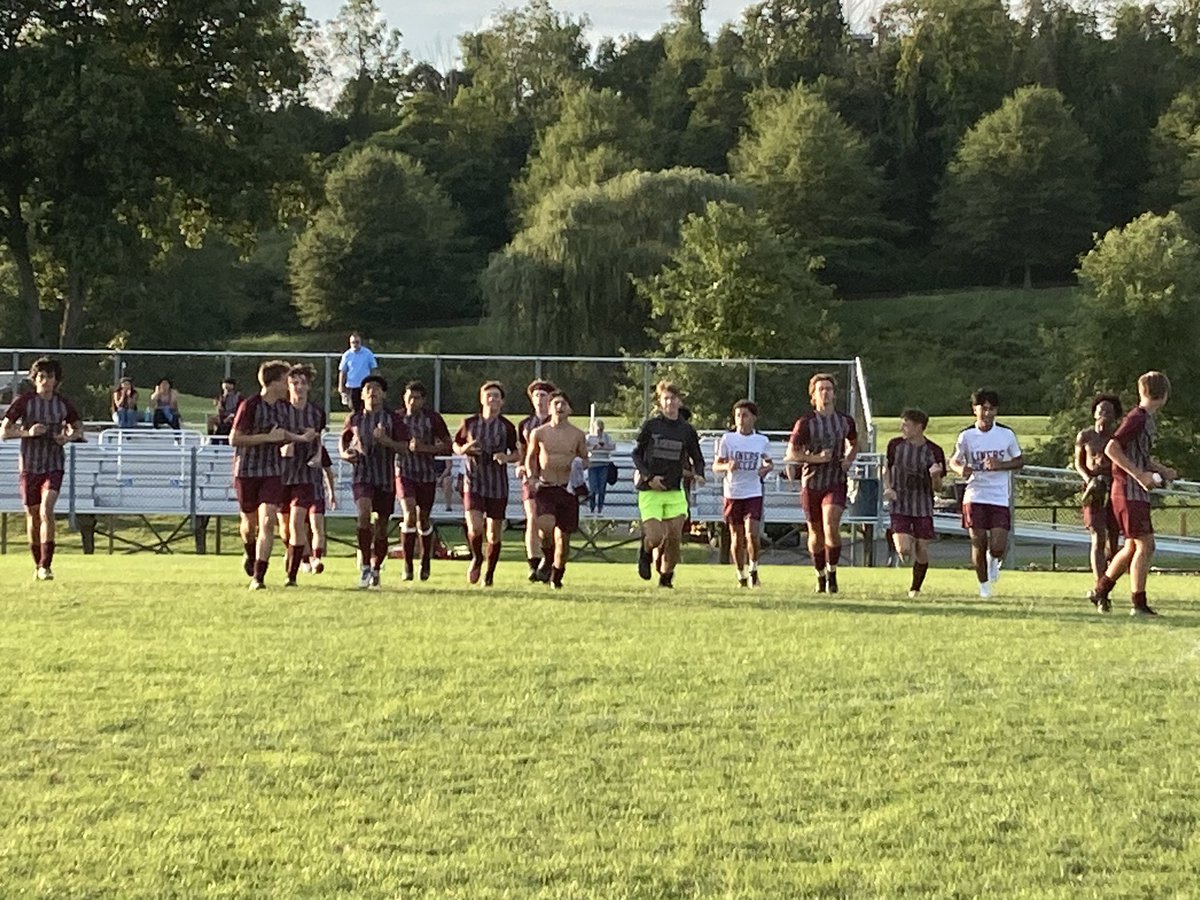 Team jog after a 2-1 double OT victory against Del Val. Wayne Maresch scored the tying goal with 1:25 left in the game from a Boateng-Moore assist, and Omar Ramires scored the game winning goal on a header from Matt Wilde with 3:29 left in Double OT. Gritty win. Liner pride. 💪