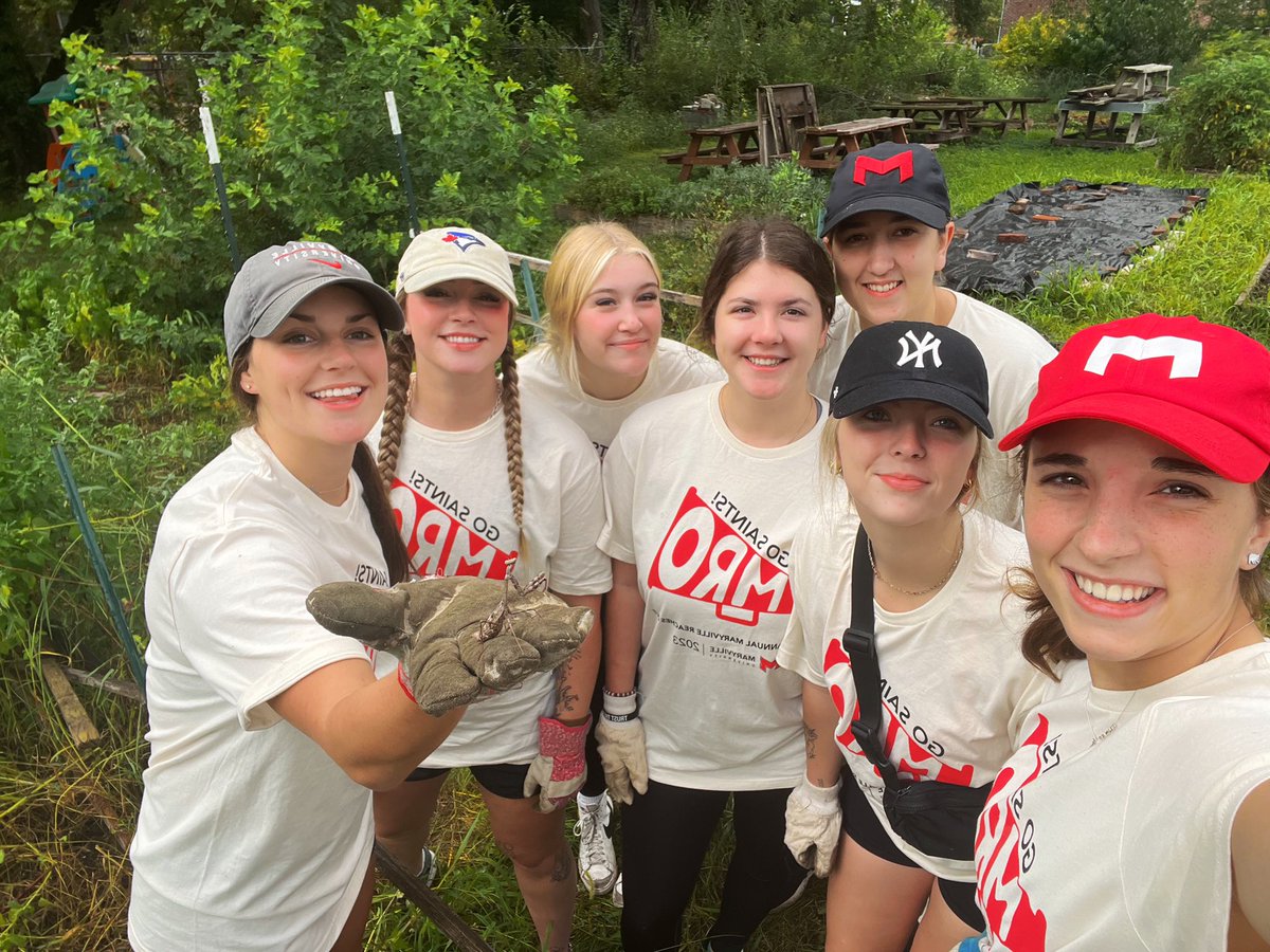 MUSaintsWHockey's tweet photo. Giving back to the STL community today with @MRO_Saints! #MRO23
#Unleashed | #RollDawgs https://t.co/bU0zoOnBGx
