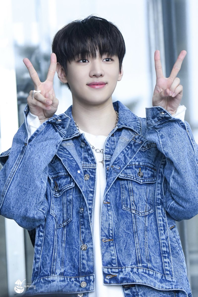 CoconutTime9377's tweet photo. 230913 쇼챔 미니팬미팅

#재찬 #JAECHAN #JCFACTORY https://t.co/wxDiAeIEZ4