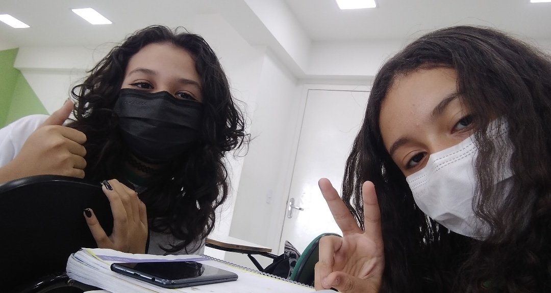 brrunaafr's tweet photo. Juntas desde momentos obscuros #miga100 #nesegredo #igualavcseiquenaotem #minhadefe #bff @mandiiicaa https://t.co/bAJeOcNj4m