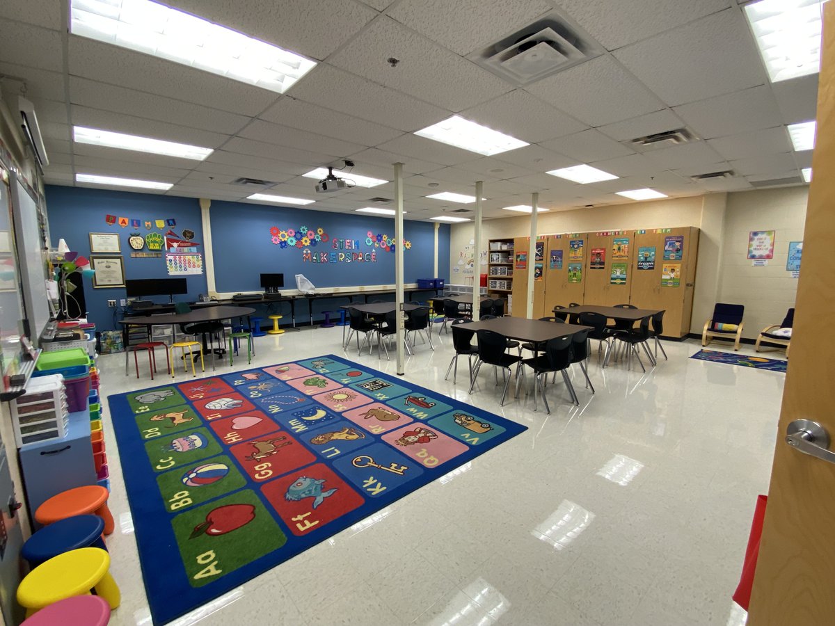 jillbee7's tweet photo. Hello everyone!  I'm the STEM teacher at @NISDLosReyes and #projectACORN sponsor!  You can follow our STEM lab at #thekingsofstem. https://t.co/3aYyA0qiGP