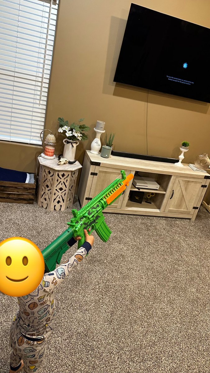 zmillz7's tweet photo. @dalemugford @elonmusk @Starlink My kids losing all control at this point https://t.co/9F1E6G50k0