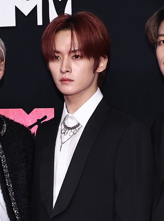 Ieeknowfiles's tweet photo. lee know at vmas red carpet 

#LEEKNOW #리노 https://t.co/CIPpkEn8jZ