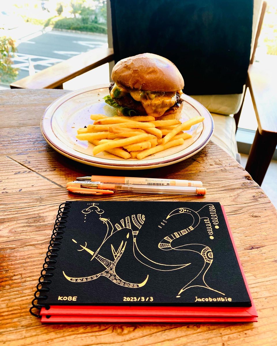 mallcamu's tweet photo. 何やってんのかなぁ?🫣|jacobollbie【画家】🌞🌺🏝⛵️🛸 #note #宇宙SF https://t.co/gsRZIBuL7Z
#jsburger https://t.co/oLfJeJvC16