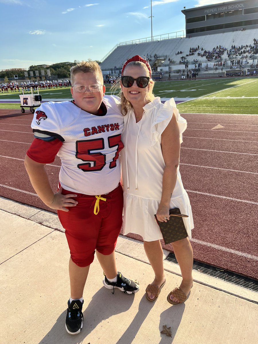 mrswehe's tweet photo. I’m that mom - football pics coming at you every Tuesday ❤️
@CoachWehe #RedBurnsBrighter https://t.co/k4P4c6aBHb