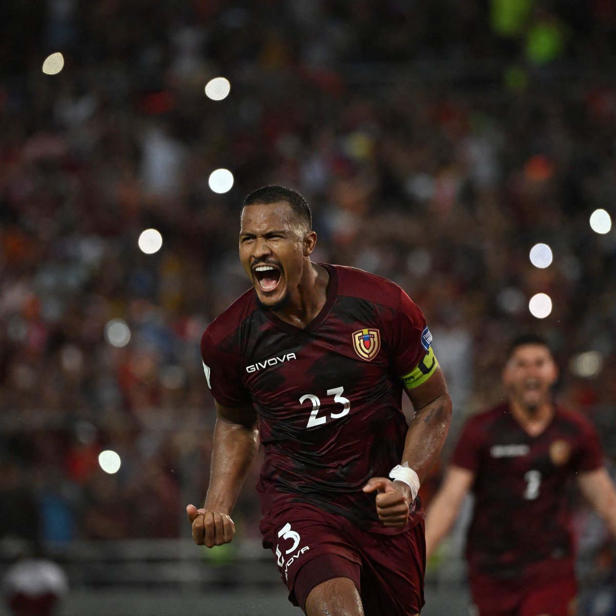 🇻🇪 Mano, la <a href="/SeleVinotinto/">La Vinotinto</a> y <a href="/salorondon23/">Salomón Rondón</a> tienen fe. 🙌

#CopaMundialFIFA | #Somos26